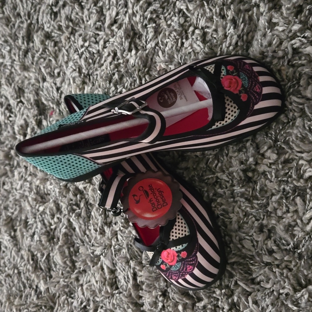 Dark Chocolate Designs Dafne Shoes